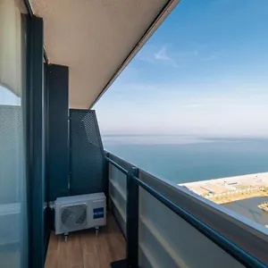 ***** شقة فندقية Orbi City With Sea View جورجيا